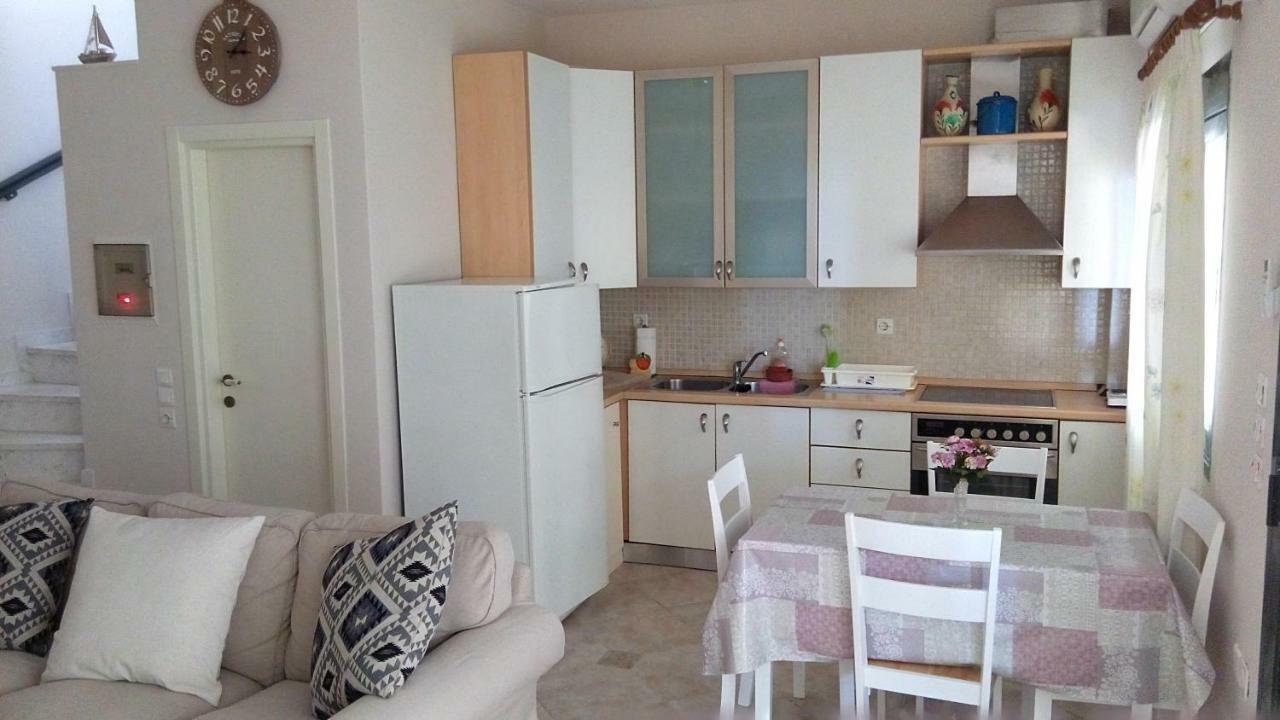 ניקיטי Cute Maisonette No2 On Coastal Sidewalk מראה חיצוני תמונה