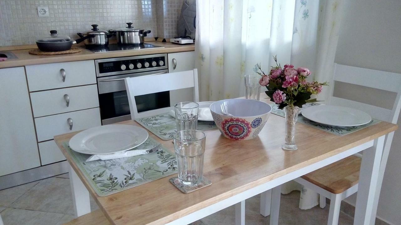 ניקיטי Cute Maisonette No2 On Coastal Sidewalk מראה חיצוני תמונה